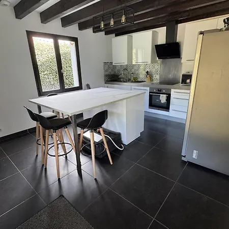 Pour 10 Pers, Piscine Chauffee, 8 Mins Des Plages Villa